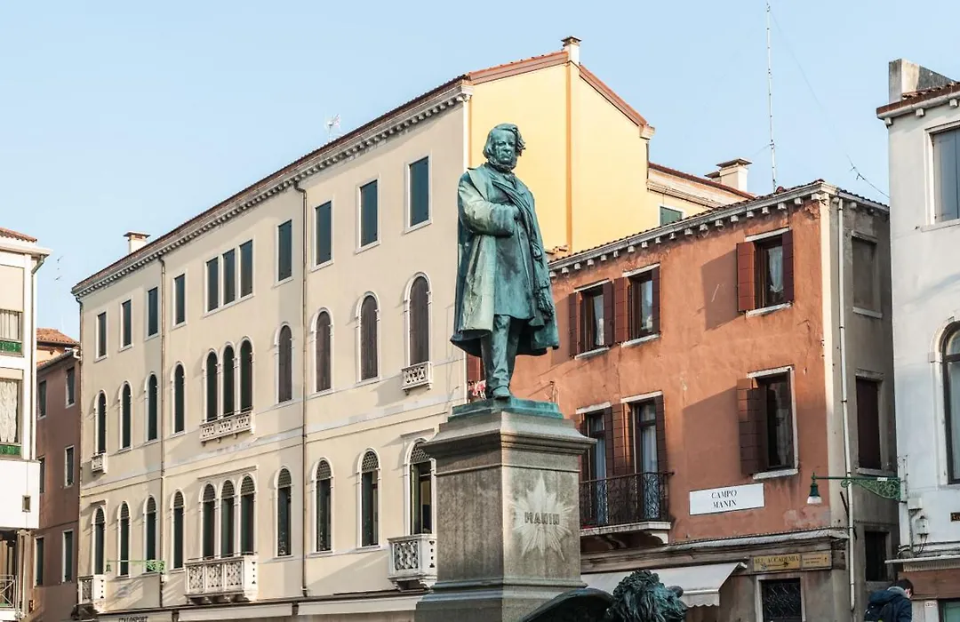 Ai Patrizi di Venezia-1